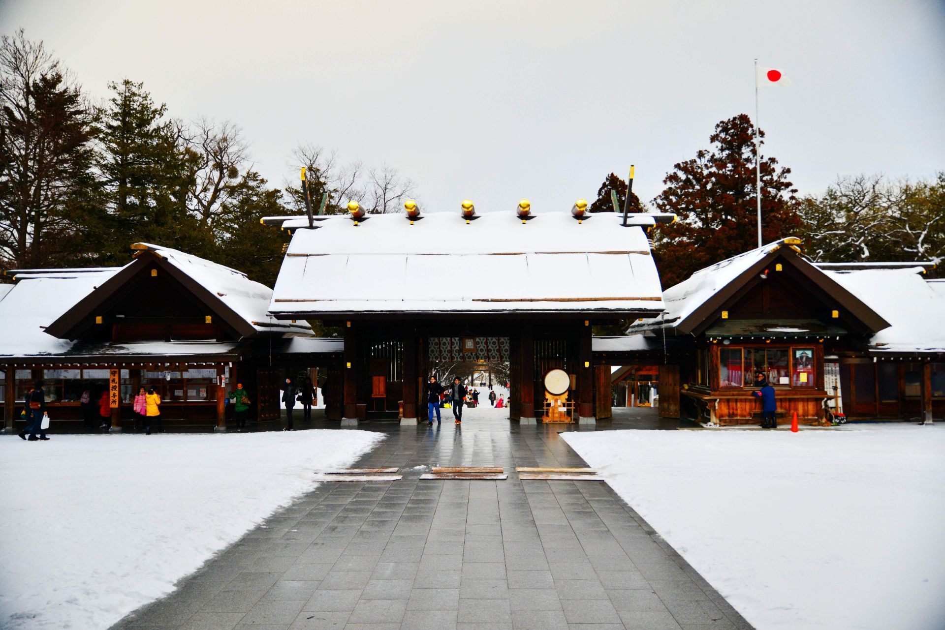 北海道神宫在冬天似乎更加静谧安宁在地铁圆山公园站下车步行十五分钟