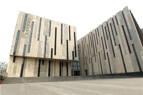 江苏省美术馆主体建筑是融西方近代建筑风格与民族风格为一体的民国