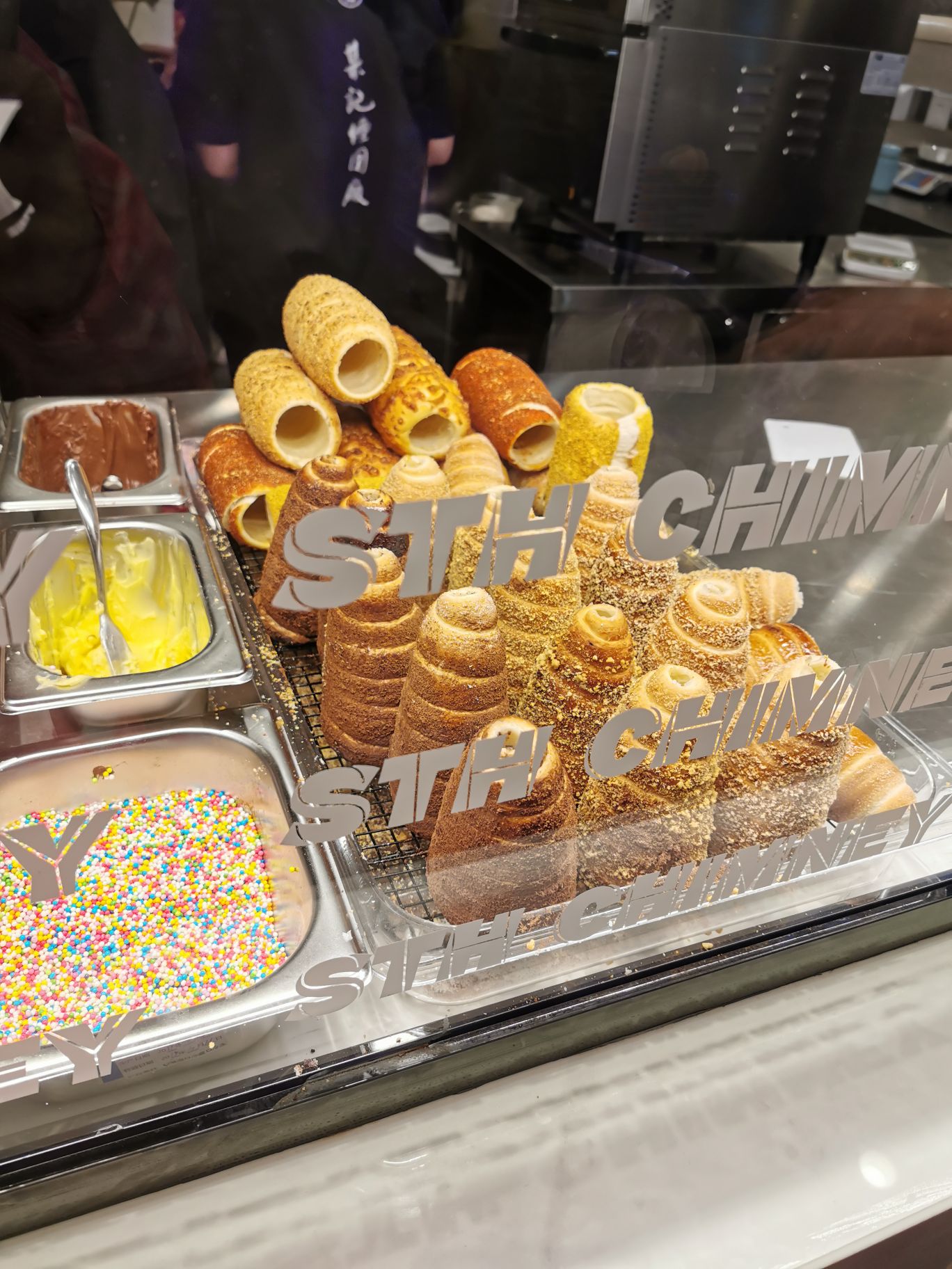 2022chaos chimney烟囱卷冰淇淋(鼓楼店)美食餐厅,冰激凌是纯牛奶做的