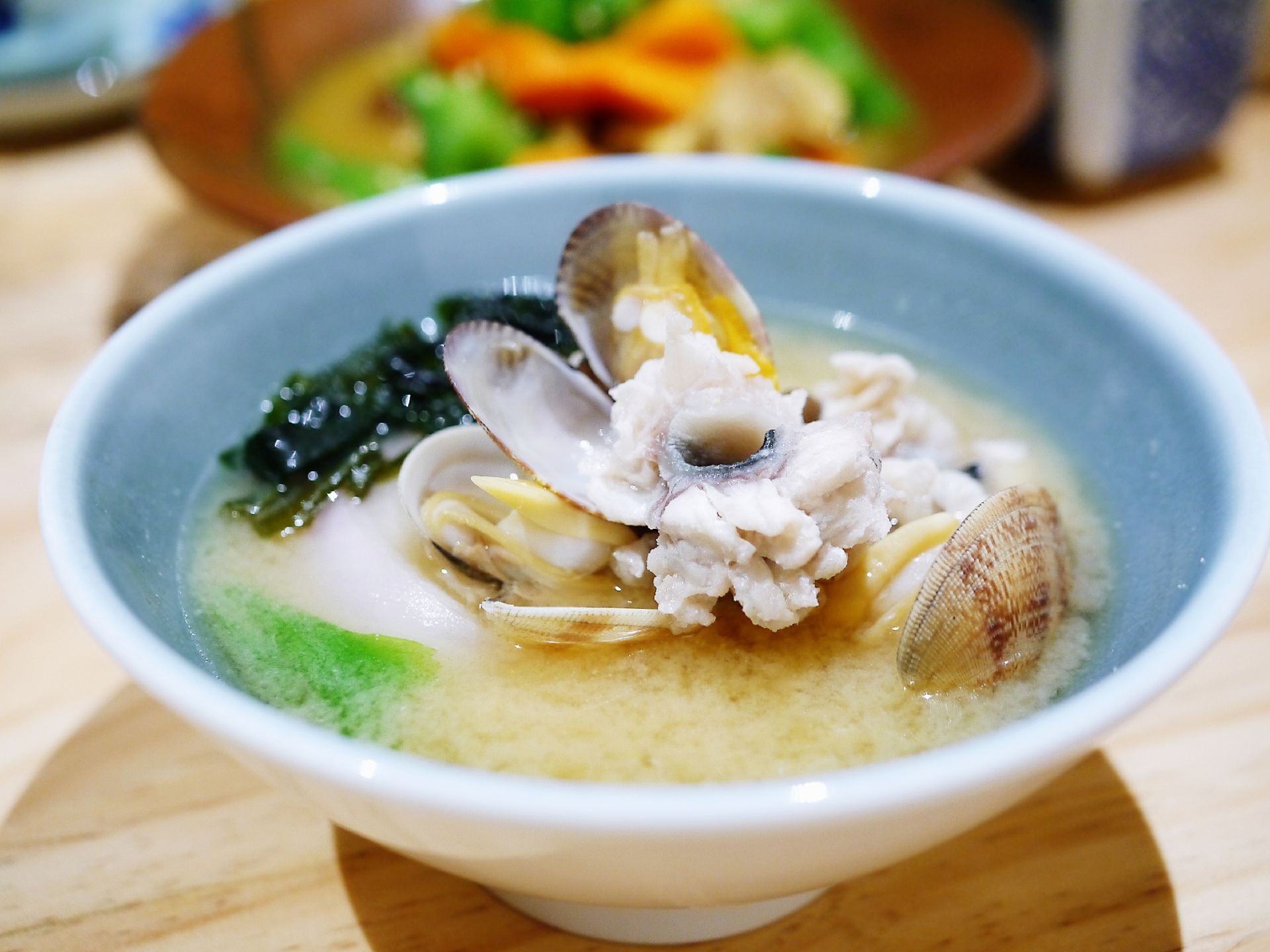 真是特别过瘾海鲜味增汤味道浓郁鲜美的味增汤不仅料足而且喝起来特别