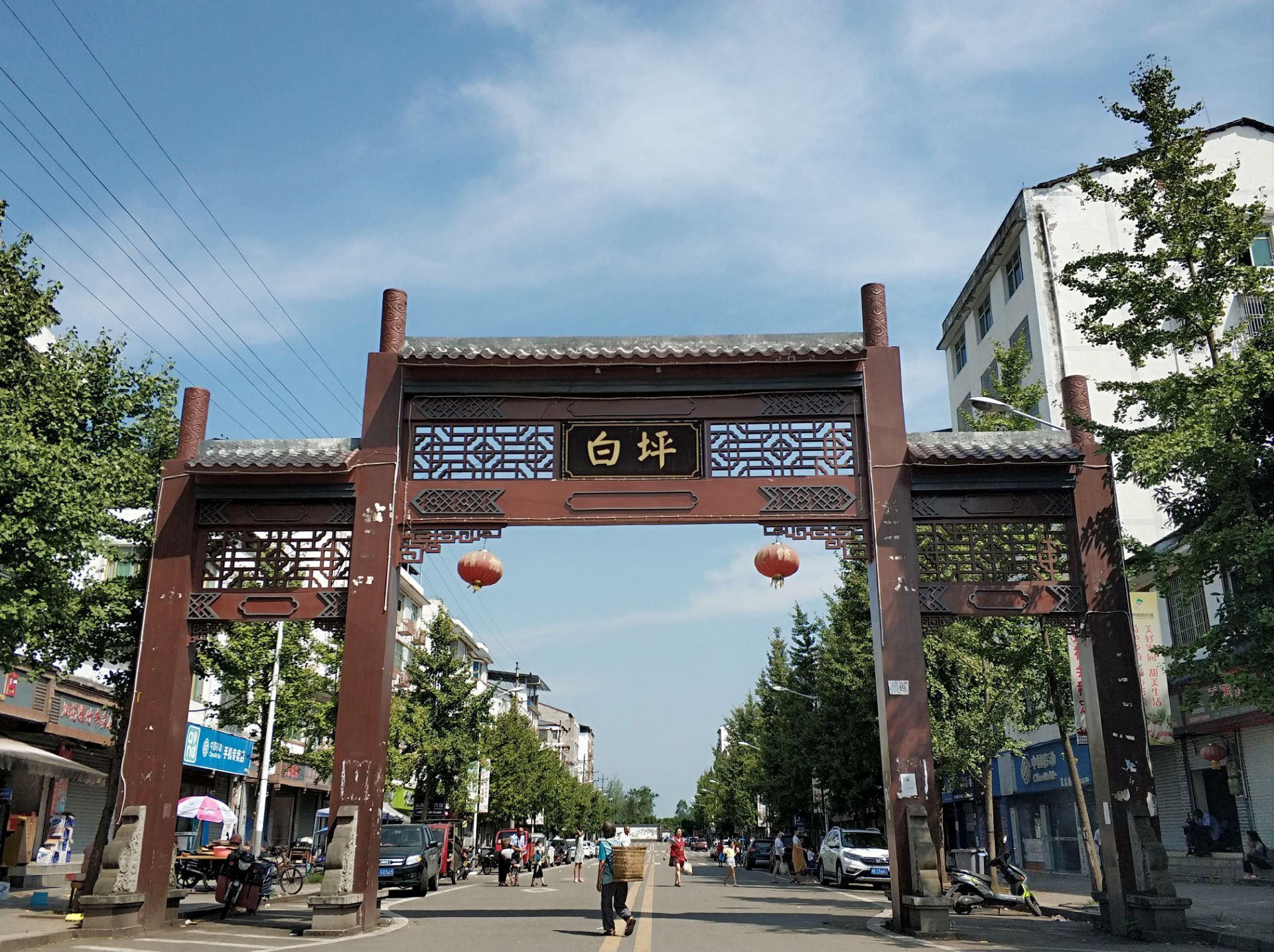 与乡村旅游示范点位于四川省武胜县城东南15公里左右的白坪镇和飞龙镇