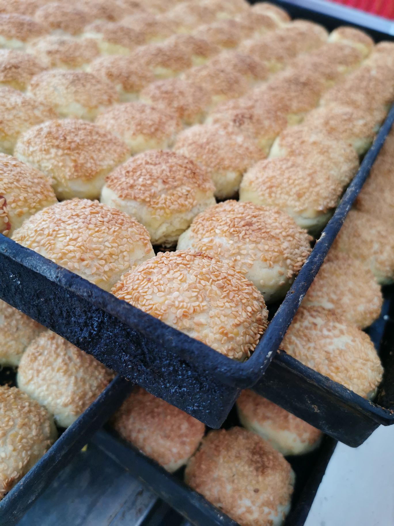 2023黄桥烧饼(溱潼古镇店)美食餐厅,新鲜出炉的烧饼闻着特别香,.