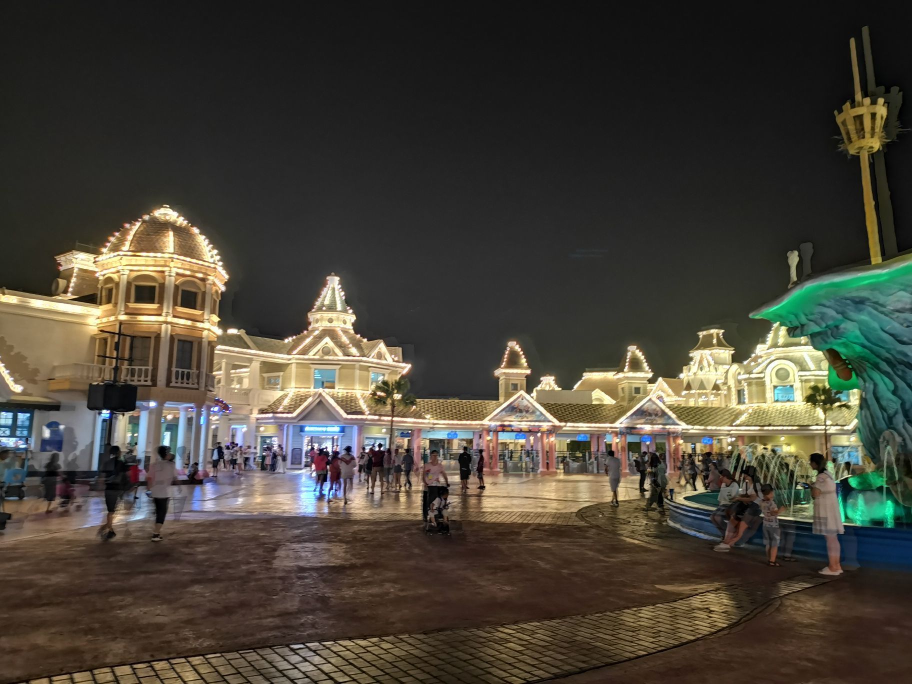 2023大连海昌发现王国主题公园玩乐攻略,图片是夜场的景色.不要周末.