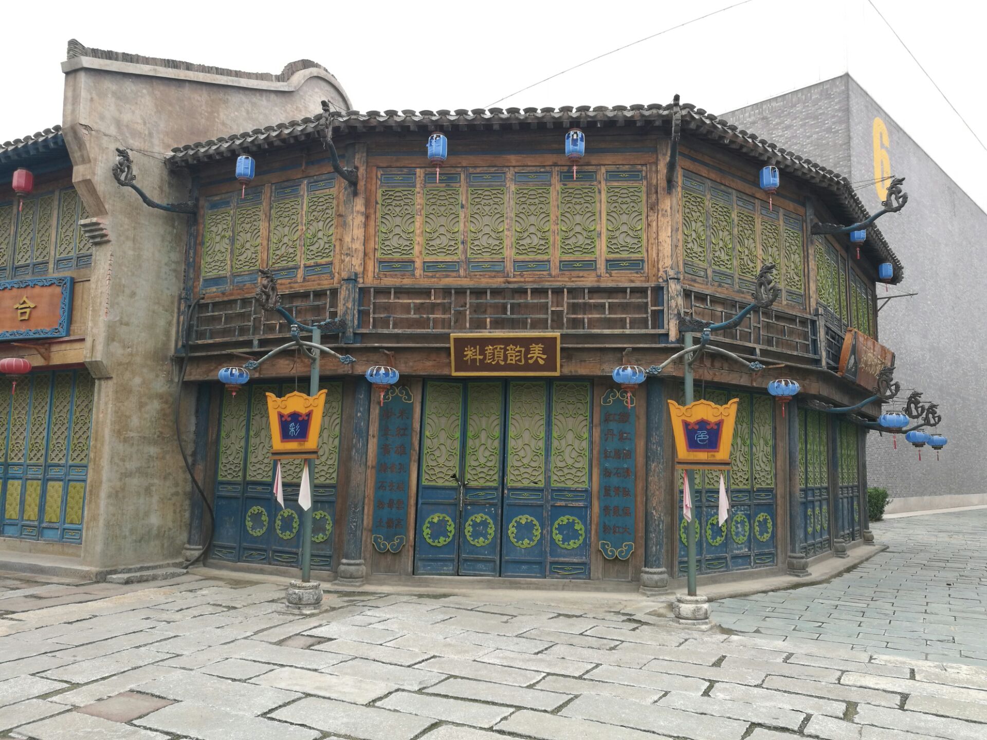 由于宣传力度问题,景区里游客不多,非常适合拍照,一定