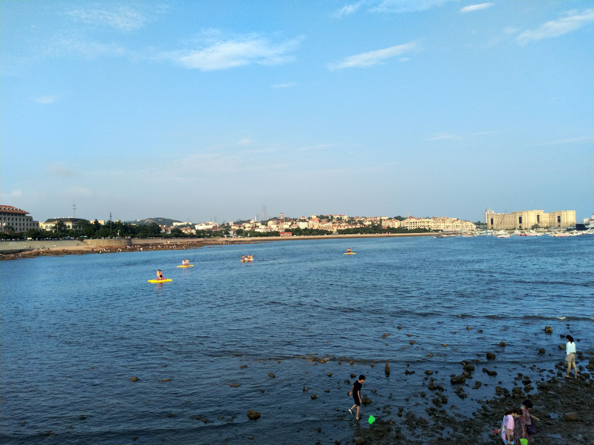 2022栈桥海水浴场游玩攻略,每天都会有许多的游客在此游.