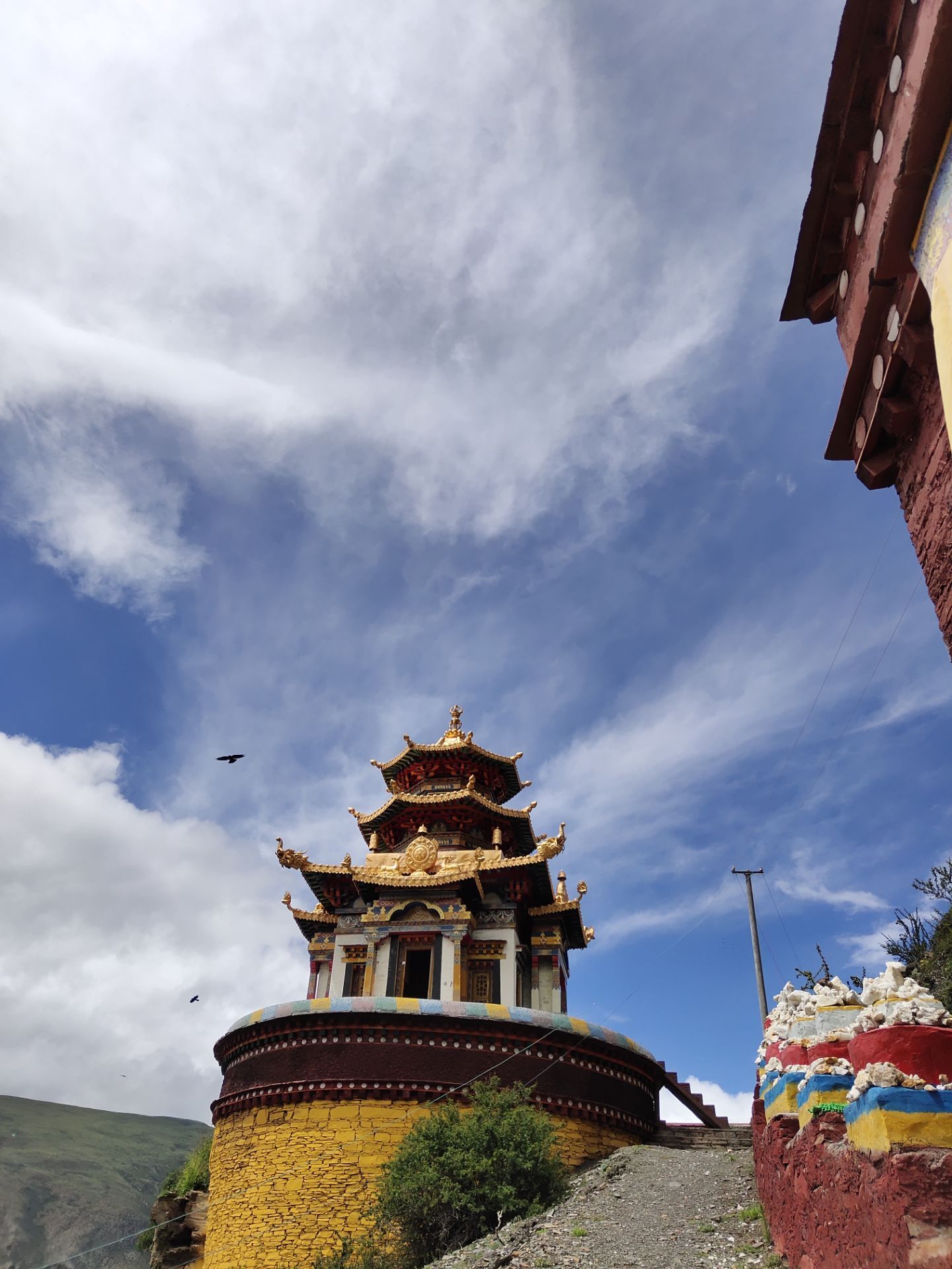 2023洛卓窝隆寺游玩攻略,这里风景非常的美!非常值得.【去哪儿攻略】