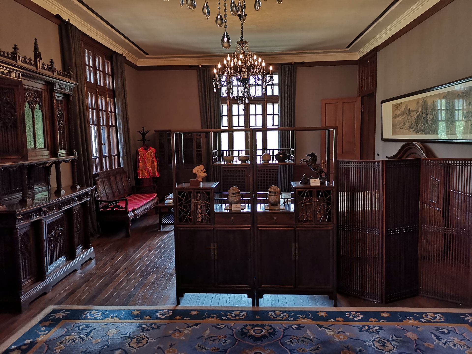 这里也是天津市区最重要的文化历史旅游景点之一它的设计者是小德张