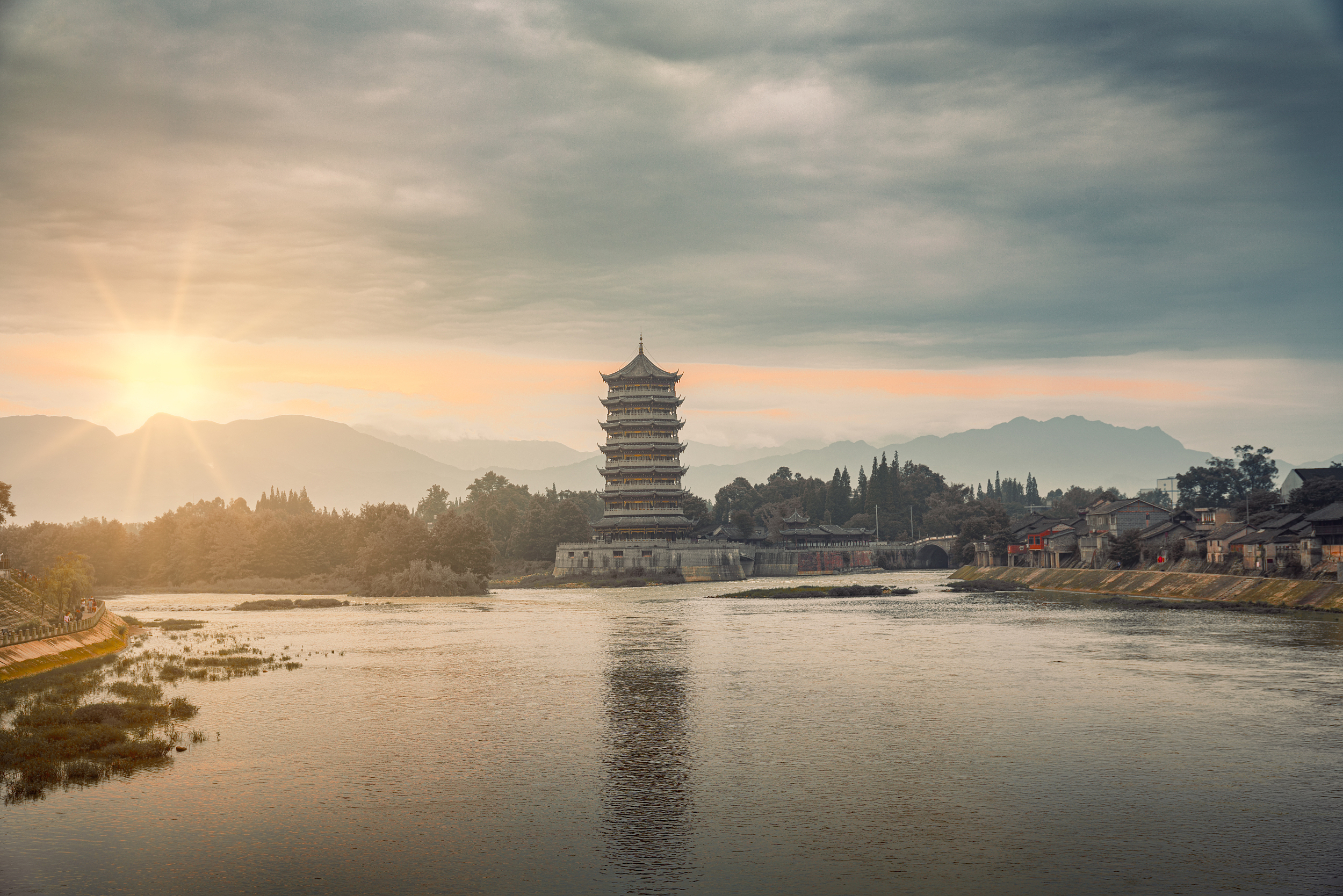 1-Day Chongzhou Tour: Explore Yuantong Ancient Town's history, Experience Daoming Bamboo Village