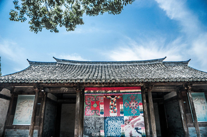 冯岳彩绘台门是嘉靖年间南京刑部尚书冯岳的故居,为万历帝所赐建.