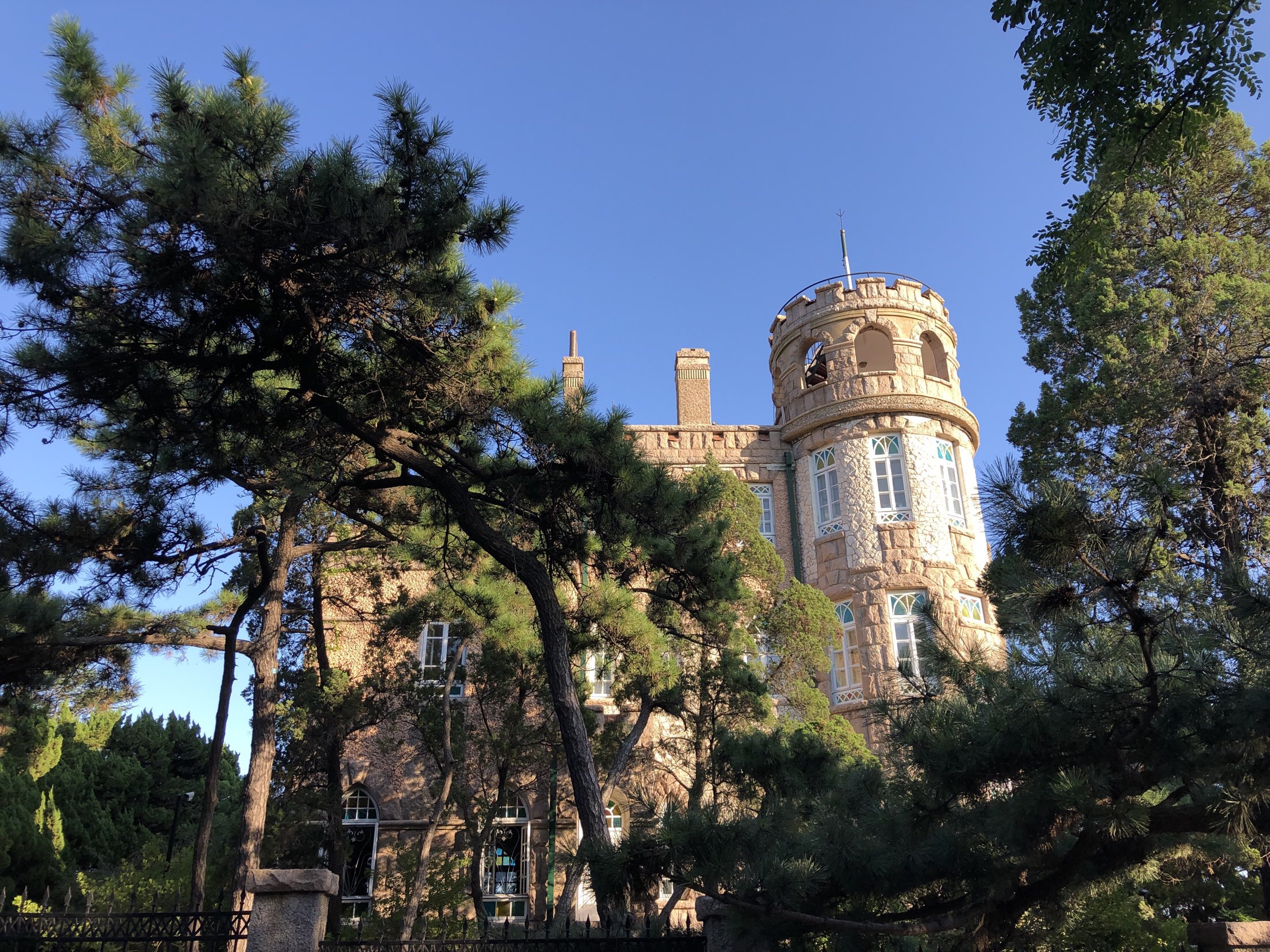 【携程攻略】青岛八大关景点,青岛八大关也是一大打卡地,进入八大关