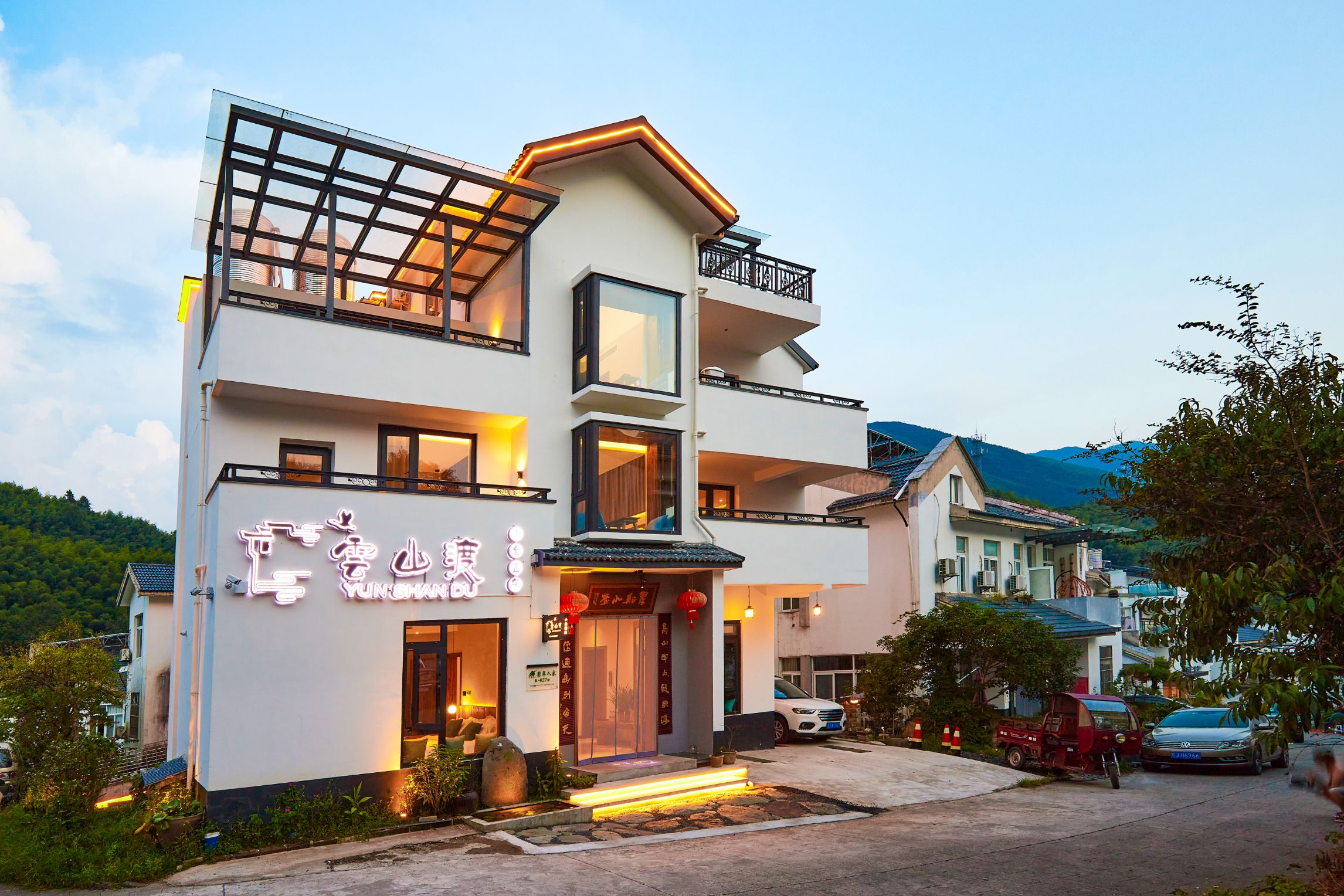 黄山云山渡·小鱼温泉民宿#华庭这个房是套间吗,两张床在两个房间吧