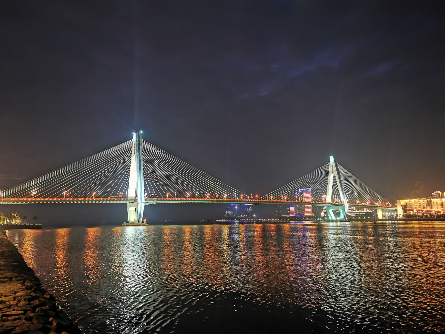海口世纪大桥夜景图片