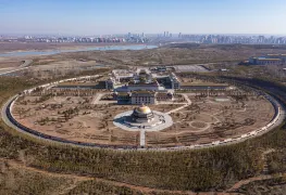 1-Day Ejin Horo Banner Tour: The historical grandeur of Genghis Khan Mausoleum, the natural charm of Ordos Cultural Industry Park