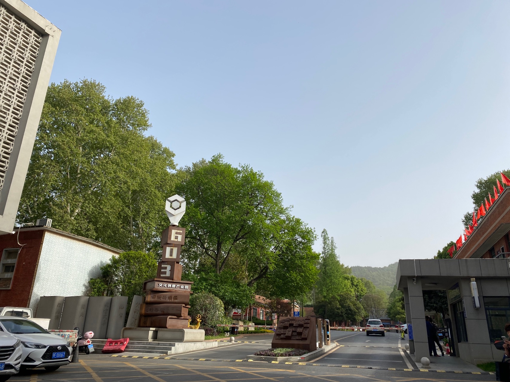 샹양 3일 투어: 샹양 미공사의 역사적인 매력과 중국 당성의 영화 같은 매력을 둘러보세요