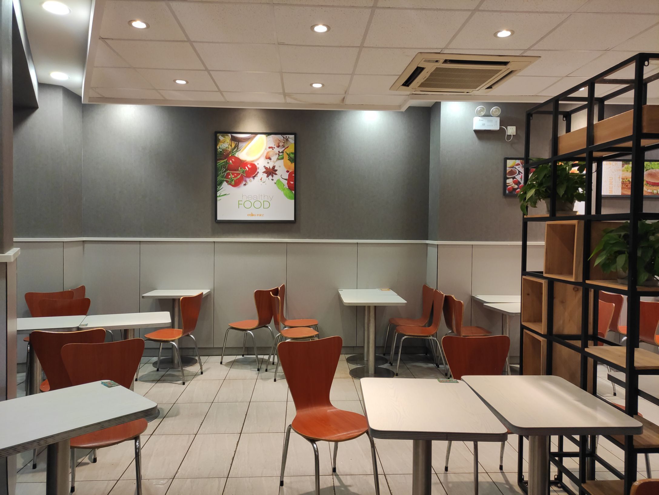 华莱士·全鸡汉堡(阅马场楚善街店) 4.0 分 1条点评 直线距离114m