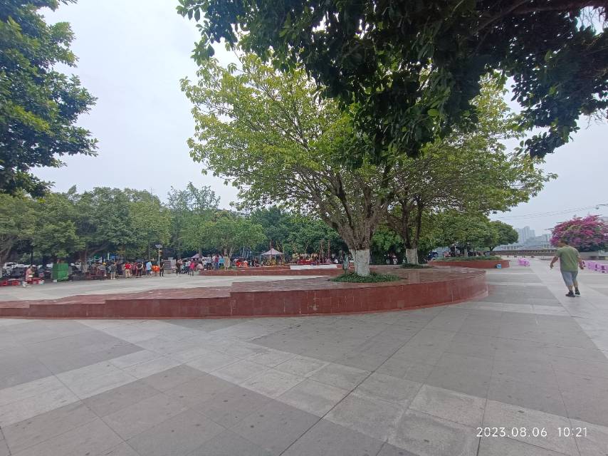 資陽2日遊：探索長虹廣場，欣賞九曲河的美麗風景並發掘玄妙觀的歷史意義