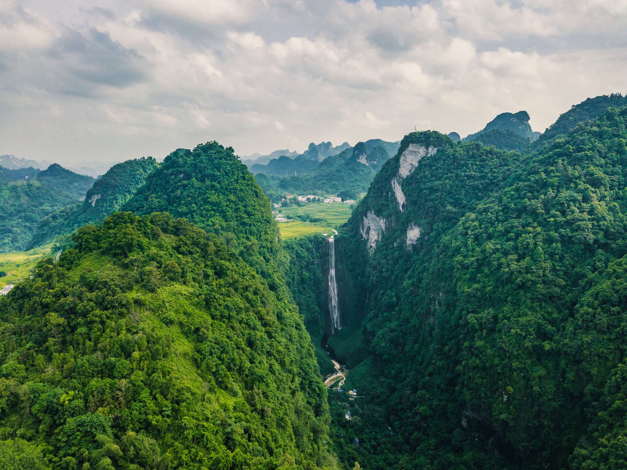 古龙山大峡谷