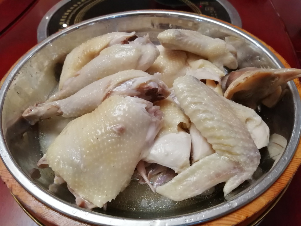 岑溪古典鸡的做法(广西岑溪古典鸡饭店)