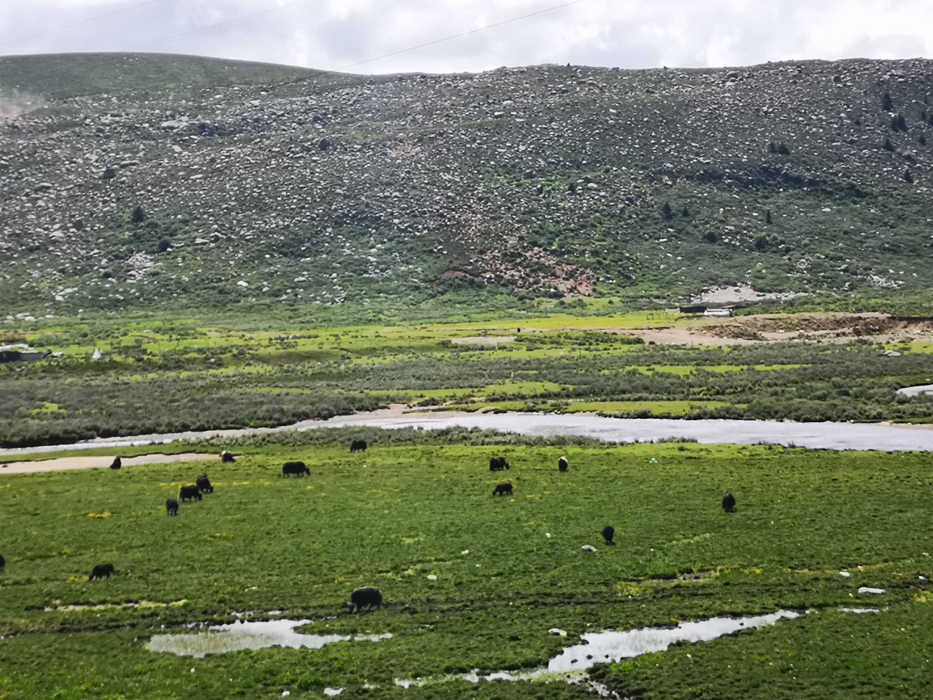 【携程攻略】理塘铁匠山垭口景点,铁匠山垭口是从理塘到喇叭垭乡,然日
