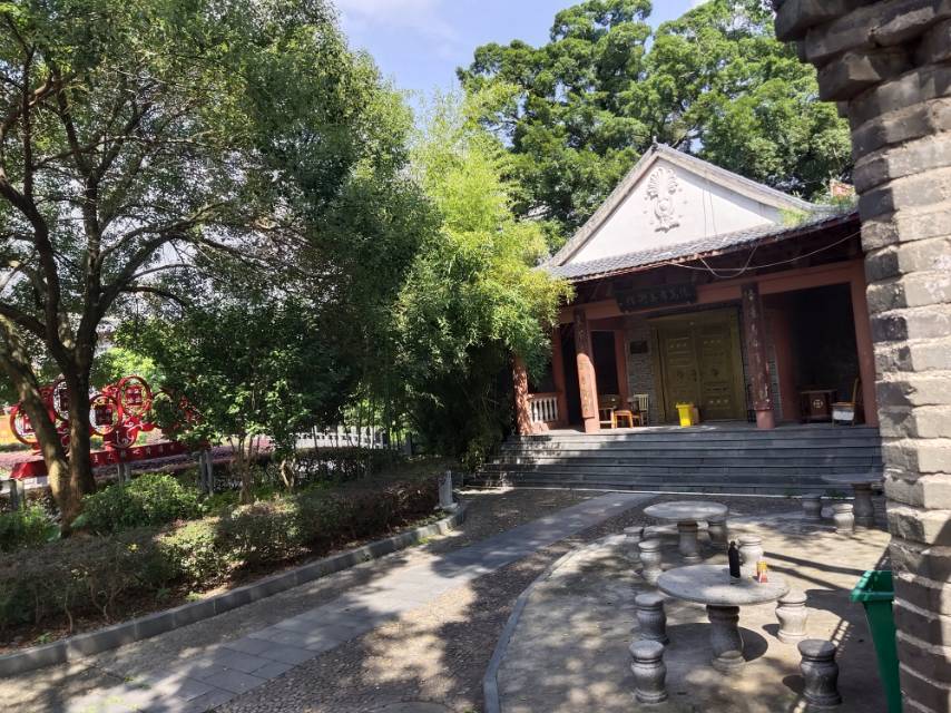 3-Day Xinfeng Tour: Ganyue Border Memorial Hall, Tongtian Grotto's natural beauty