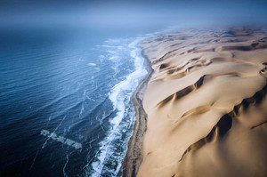 纳米比亚游记图文-纳米布沙漠奇景：550米沙丘如汹涌海浪，八千年无人定居