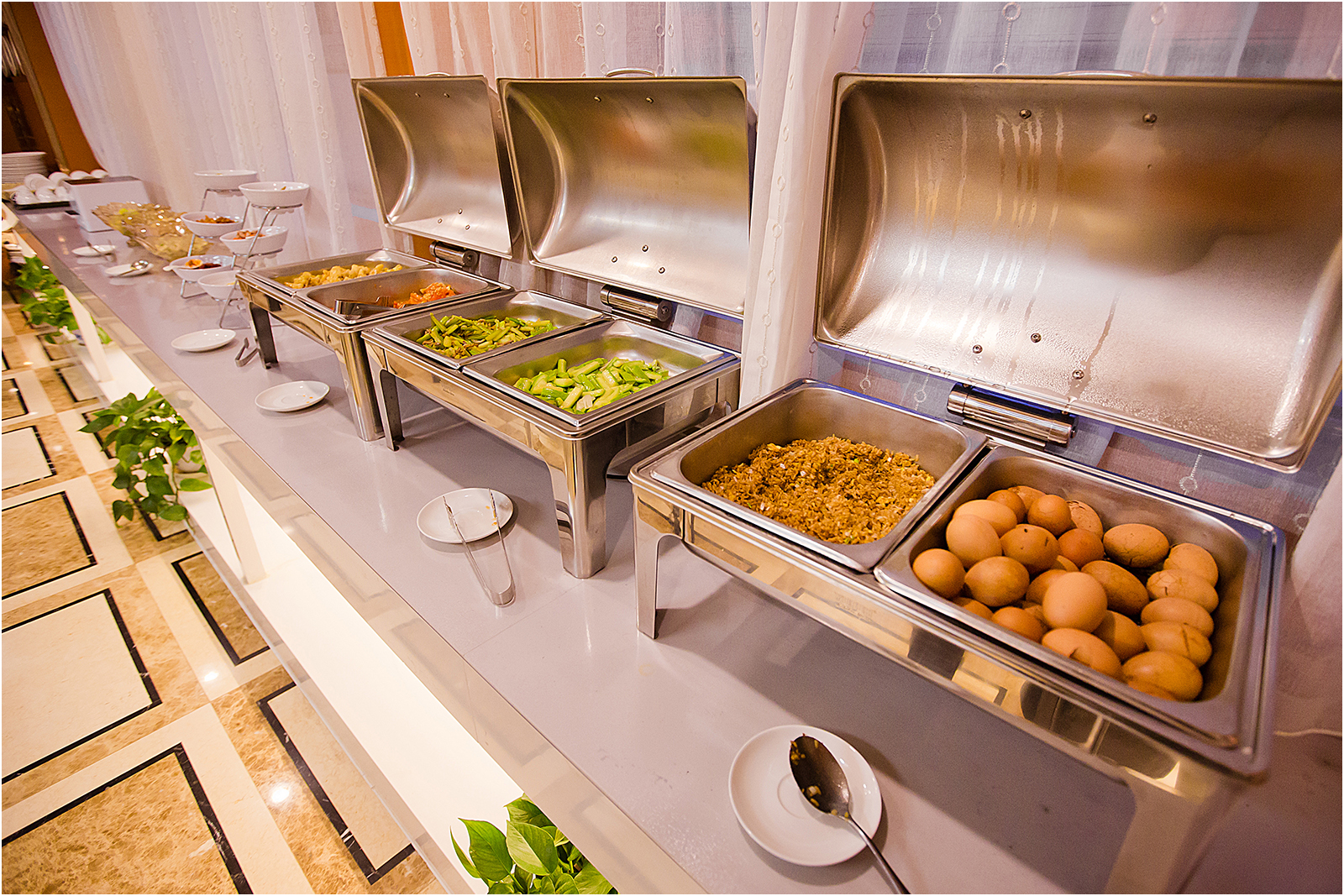 丽枫酒店餐厅(承德避暑山庄店) 直线距离152m