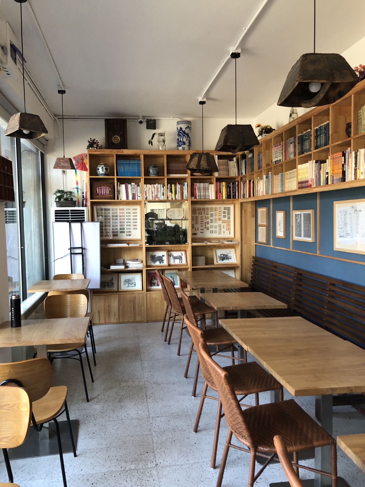 济安斋咖啡书吧 5.0 分 1条点评 67/人 咖啡店 直线距离166m