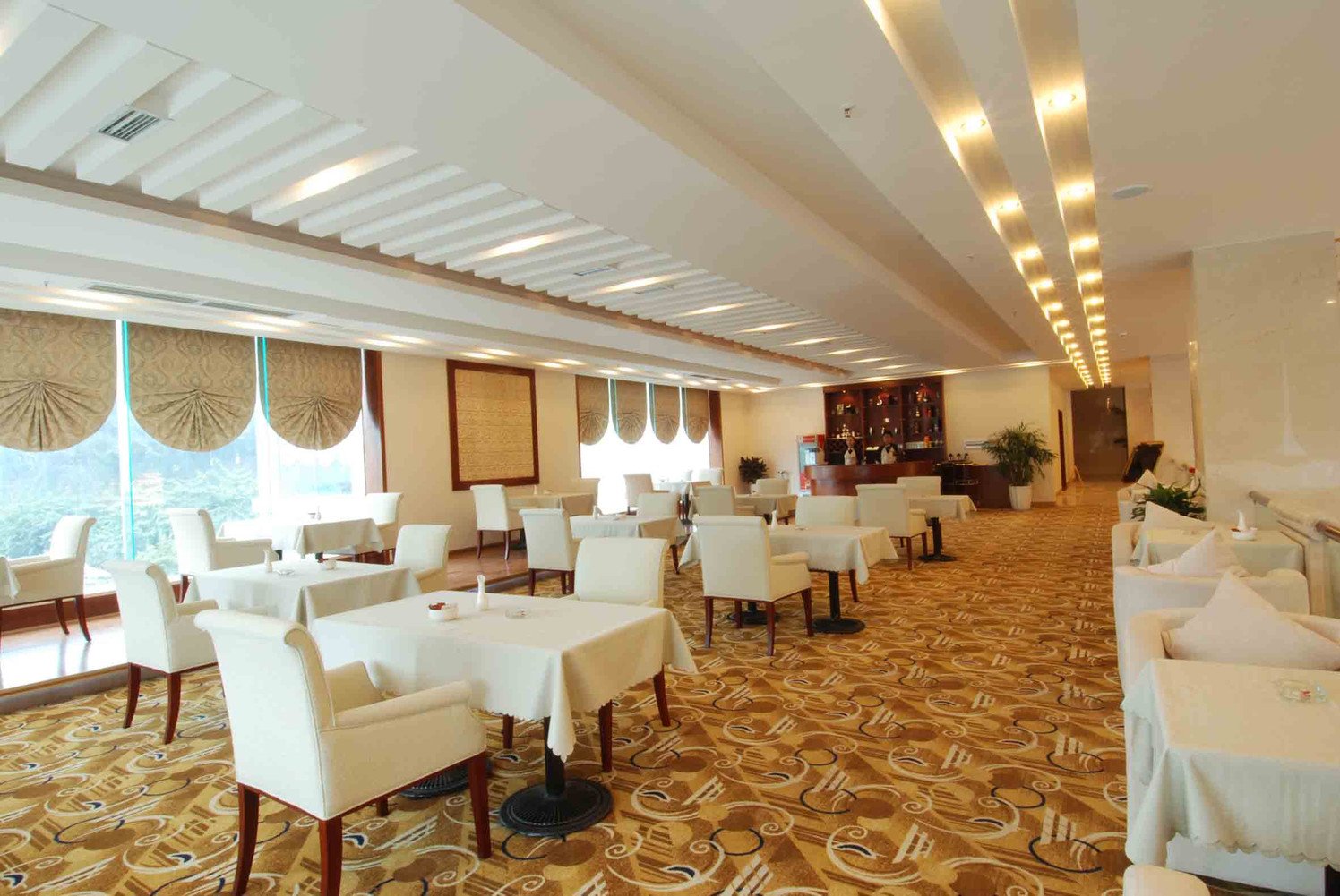 大千国际酒店自助餐厅 75 /人 自助餐 直线距离135m