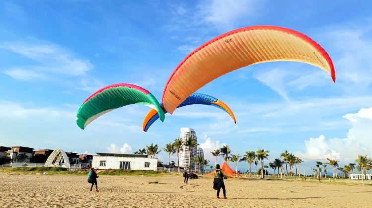 乐东龙栖湾国际滑翔伞营地