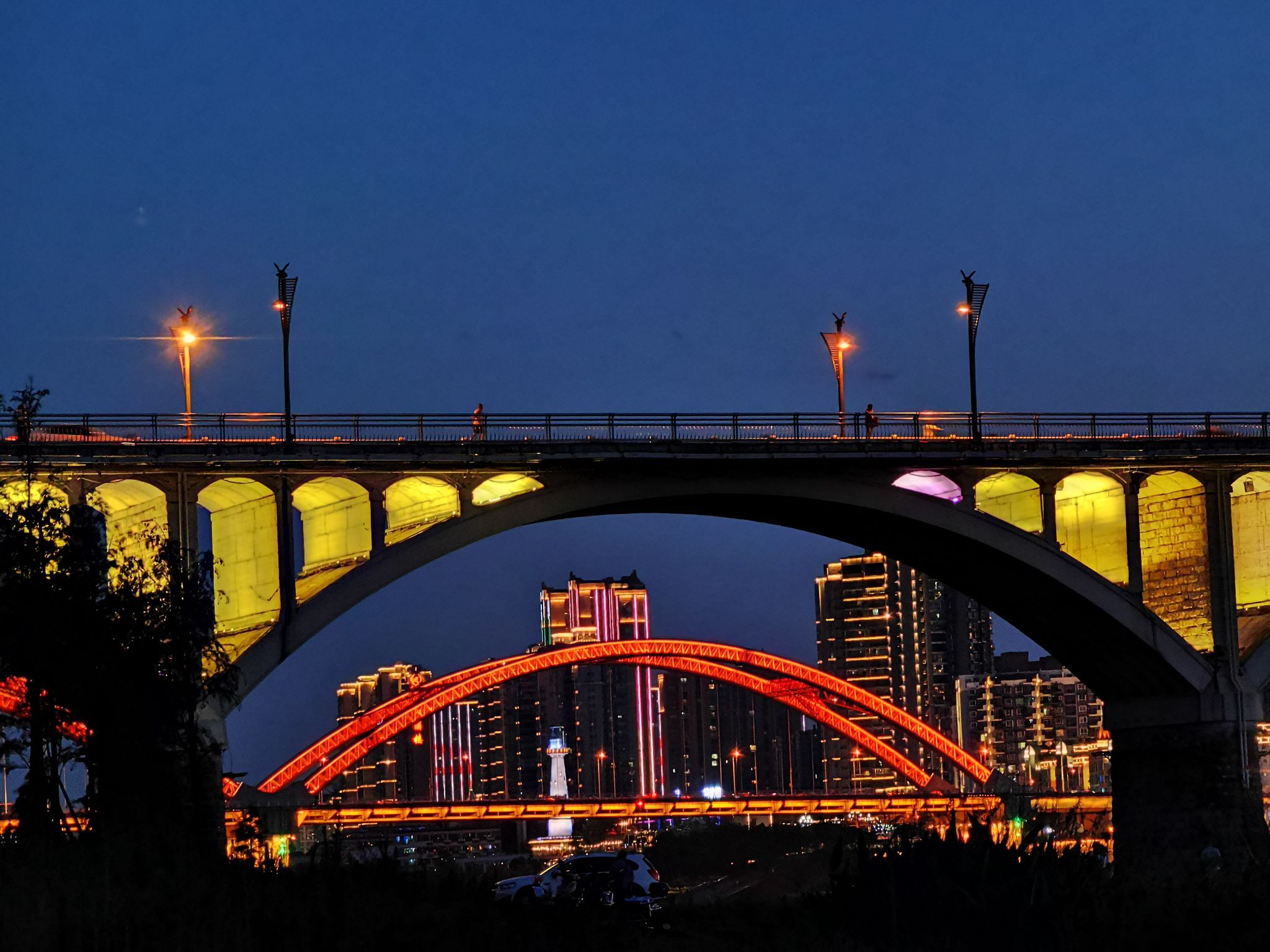 汉巴南铁路嘉陵江特大桥合龙，预计明年5月具备通车条件_四川在线