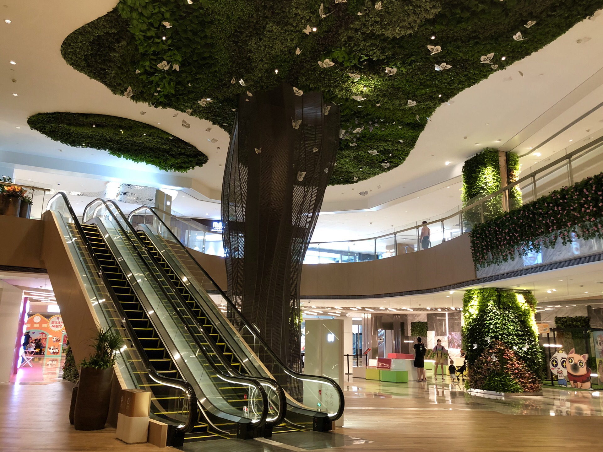 【携程攻略】上海丽宝乐园购物,虹桥丽宝广场开业时间不长,我们去的