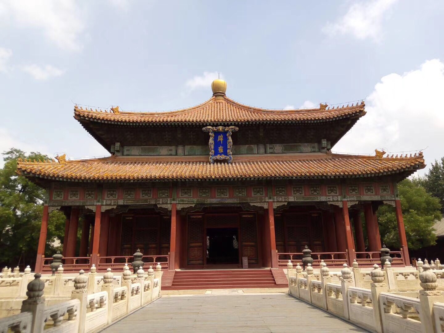 为什么北京国子监辟雍副阶周匝有两层柱？且斗拱被挡在里面？ - 知乎