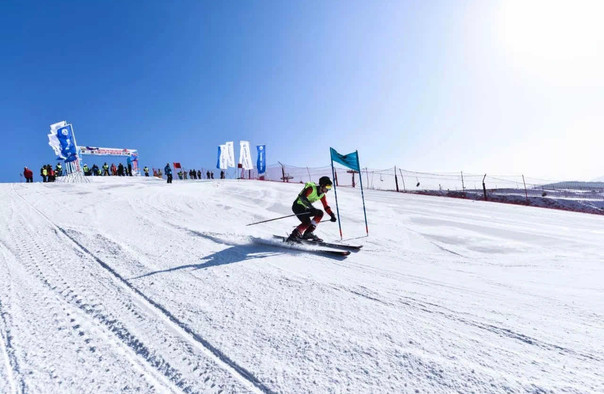 李寧烏金山國際滑雪場