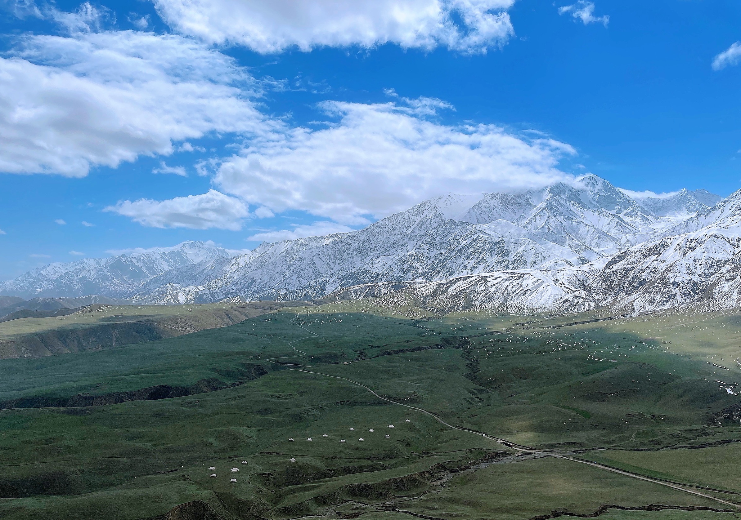 亚门草场 位于新疆维吾尔自治区和田地区策勒县努尔乡以南〔努尔