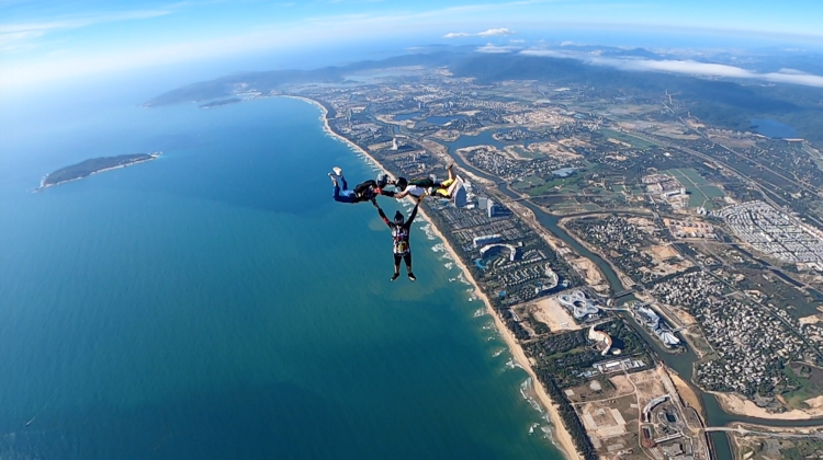 三亚三亚海棠湾塔赫跳伞基地攻略-三亚海棠湾塔赫跳伞基地门票价格