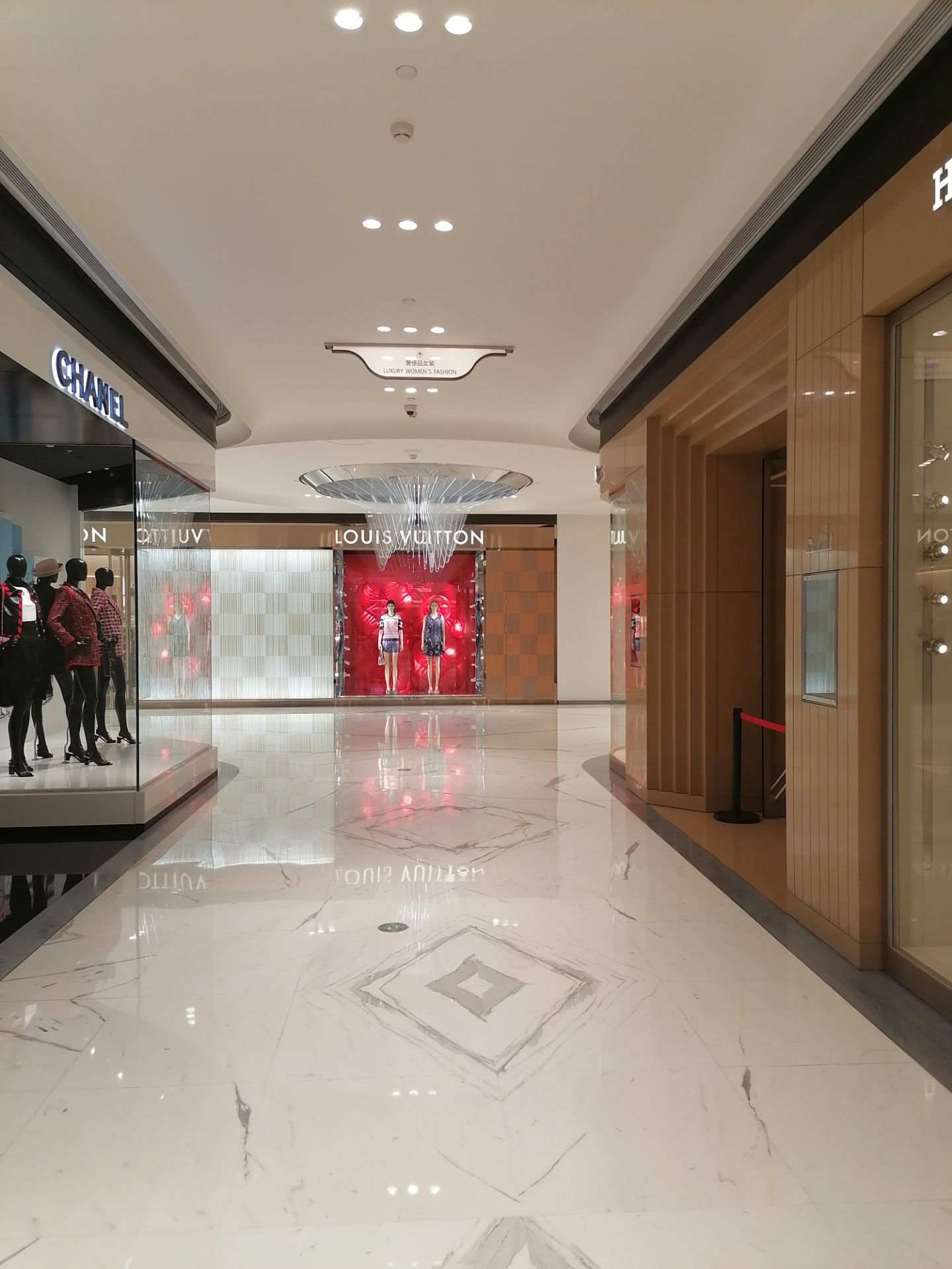【携程攻略】西安skp购物,购物中心规模很大,内部环境整洁舒适,装饰