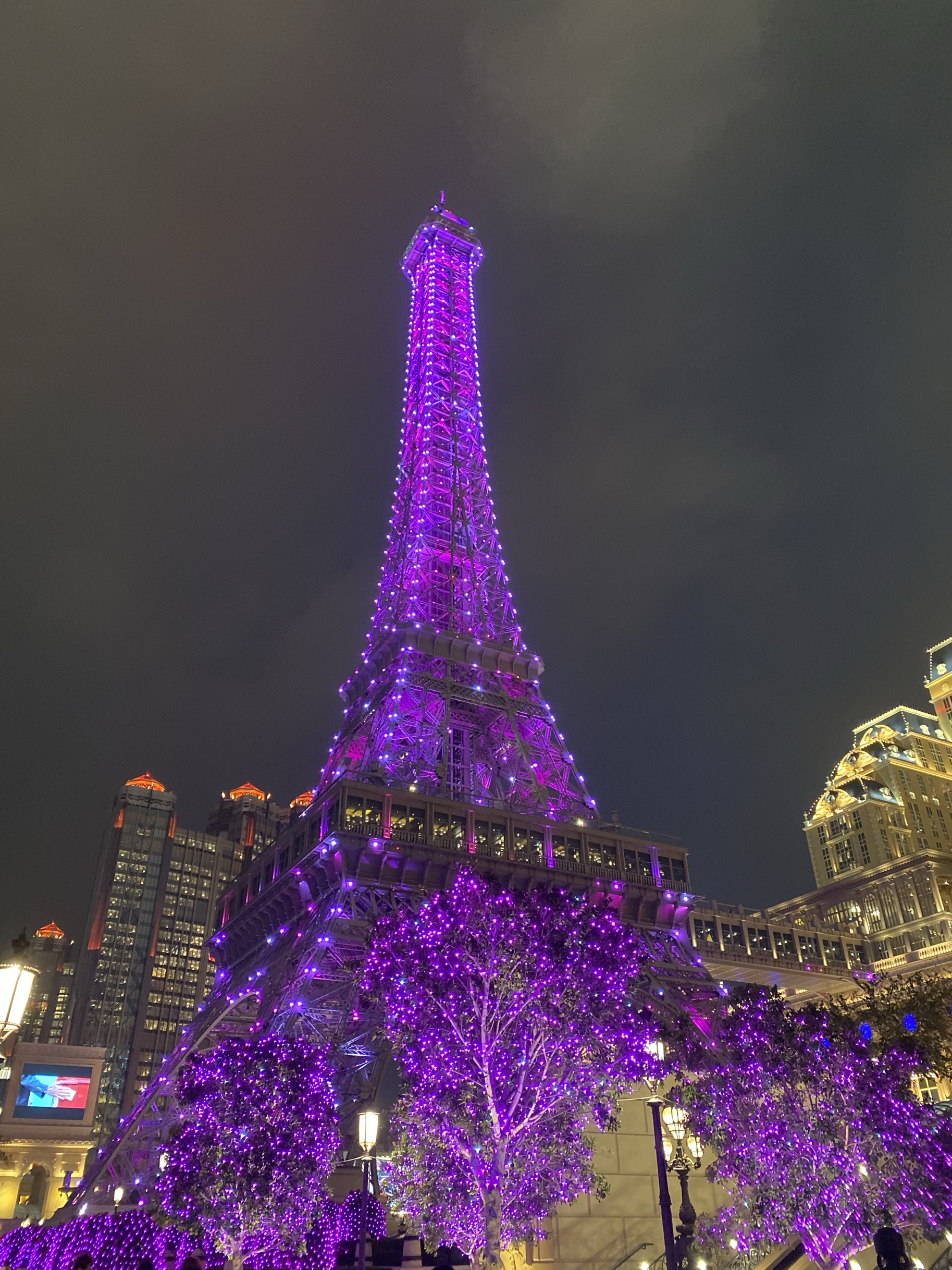 黄昏下的埃菲尔铁塔，是最动人的巴黎 - 知乎