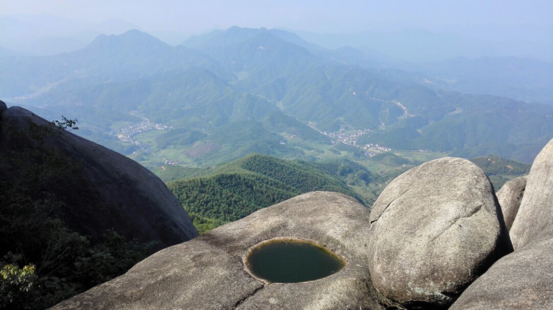 浮盖山又名盖仙山是仙霞岭山脉与武夷山脉结合部位于江山市境内部分