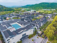 1-Day Shengzhou Tour: Cultural Walk through Chongren Ancient Town and Shaoxing Opera Town