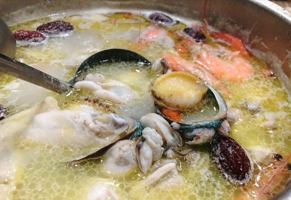 荣记生蚝鸡煲(英勇路店)