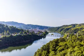 2-Day Tiantangzhai Tour: Majestic Mountain Clouds, Swallow River Grand Canyon