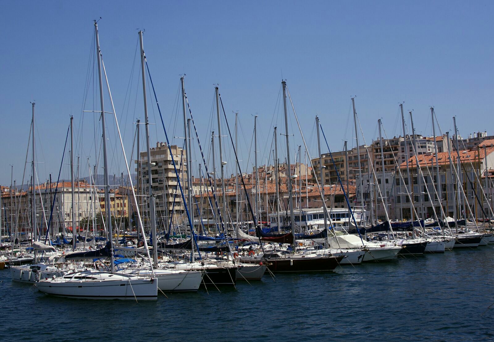 马赛旧港鱼市购物攻略,旧港鱼市物中心/地址/电话/营业时间【携程攻略