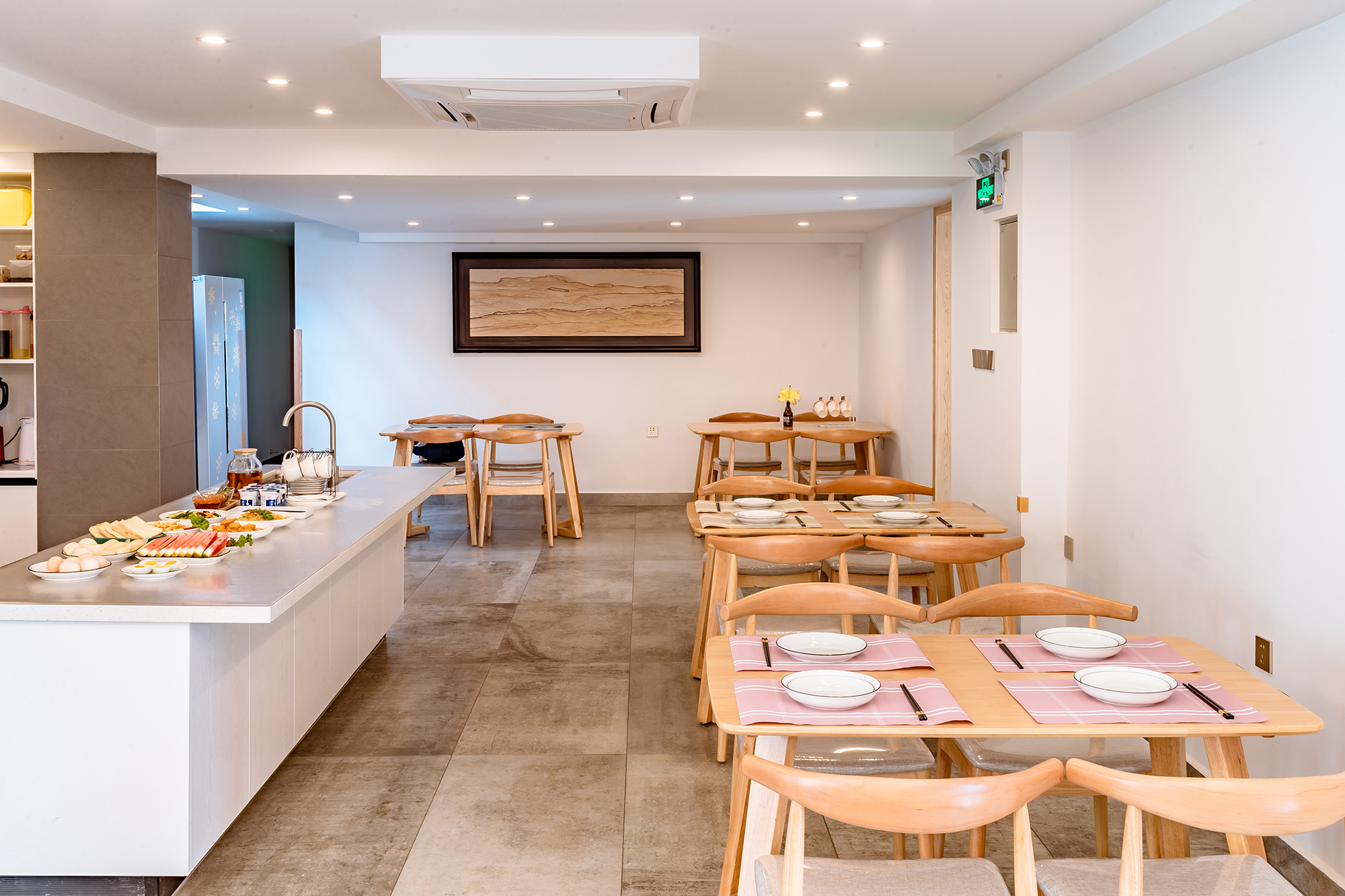 大理古城山丘民宿餐厅 直线距离308m