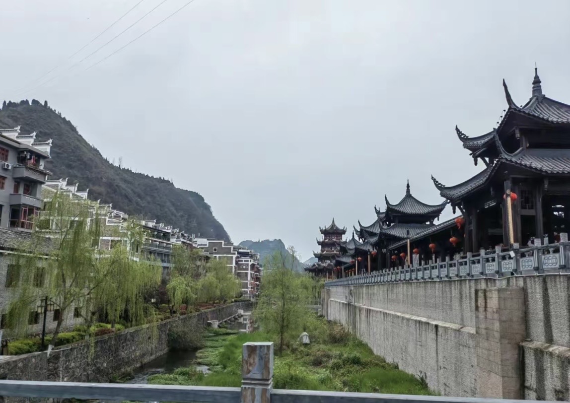 2-Day Zhenyuan Tour: Dong Village Charm, Gaoguohe River Drifting