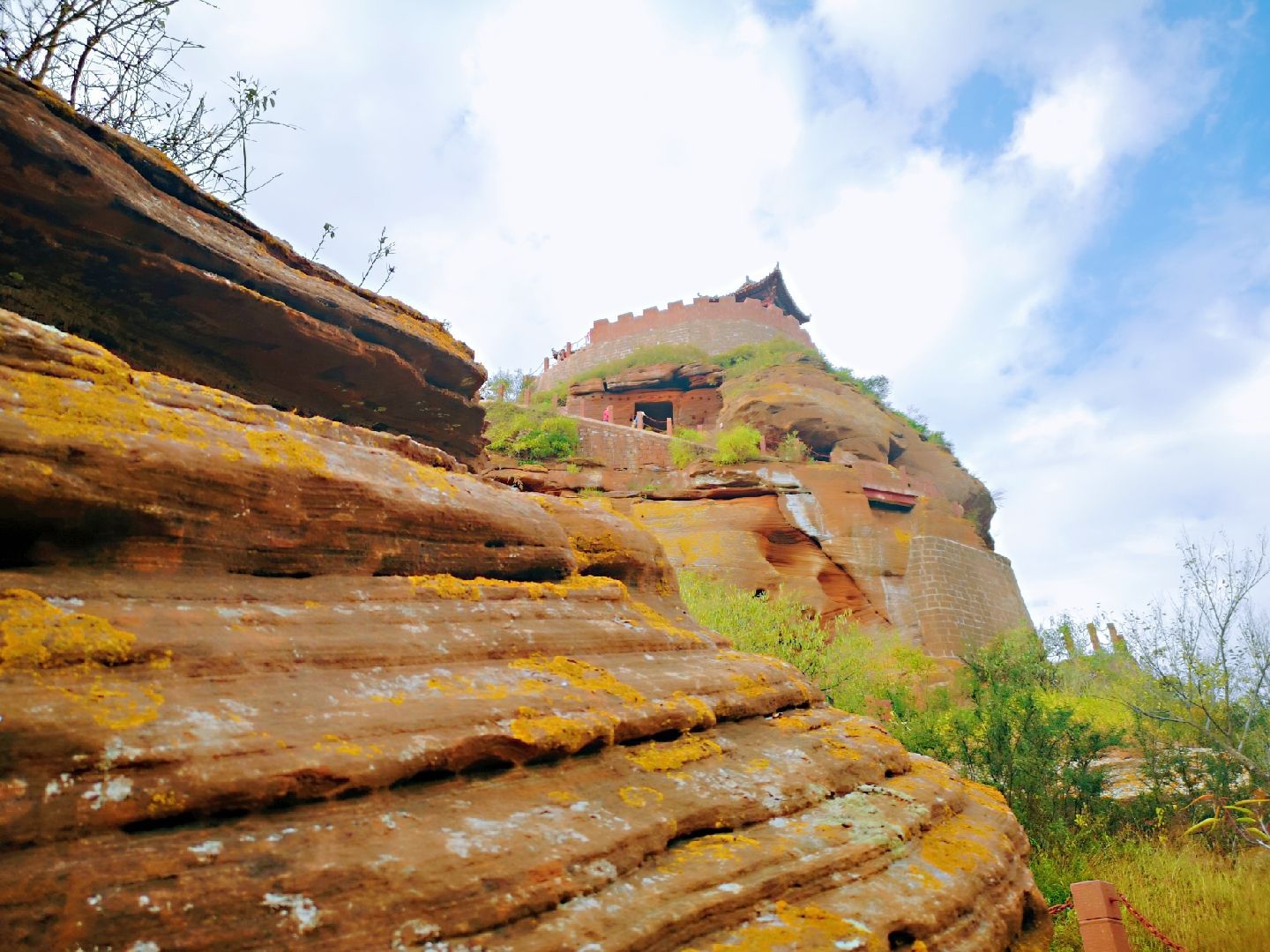 【携程攻略】志丹永宁山古寨景点,距离雨岔大峡谷车程约40分钟跟着