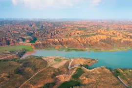 2-Day Yulin Tour: Historical Vibes of Zhenbei Terrace Great Wall, Spectacular Loess Landforms
