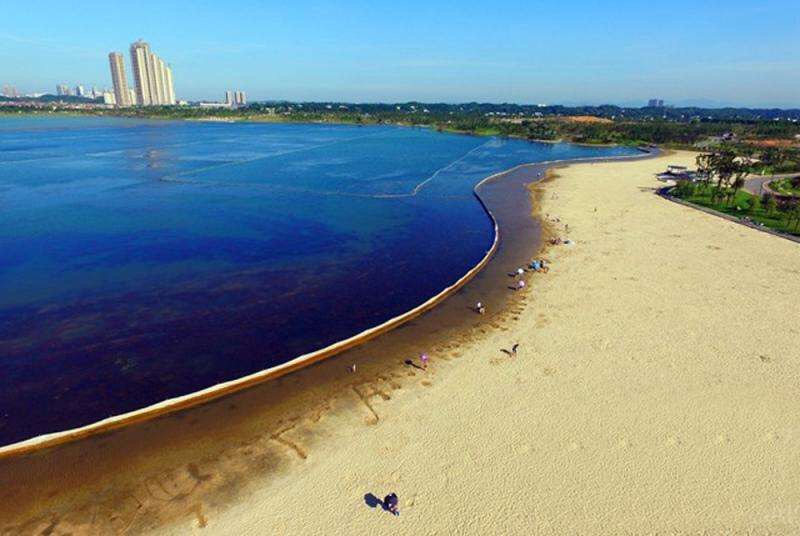 2023沙滩公园游玩攻略,滩乐园采用银白色的海沙,【去哪儿攻略】