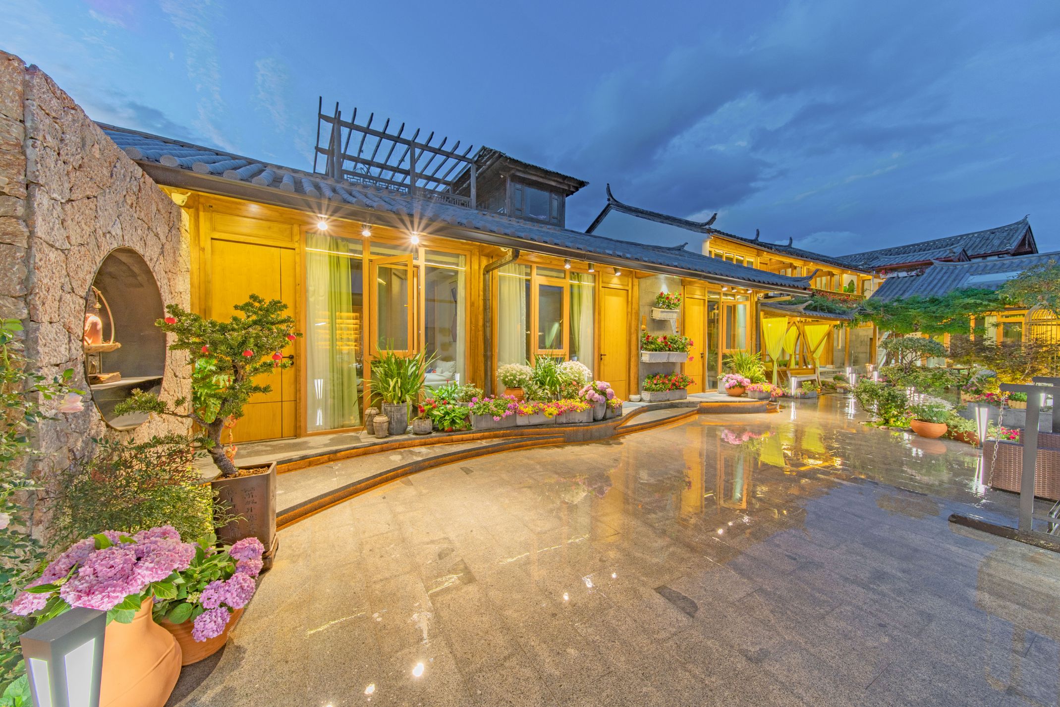 在丽江古城中心吗