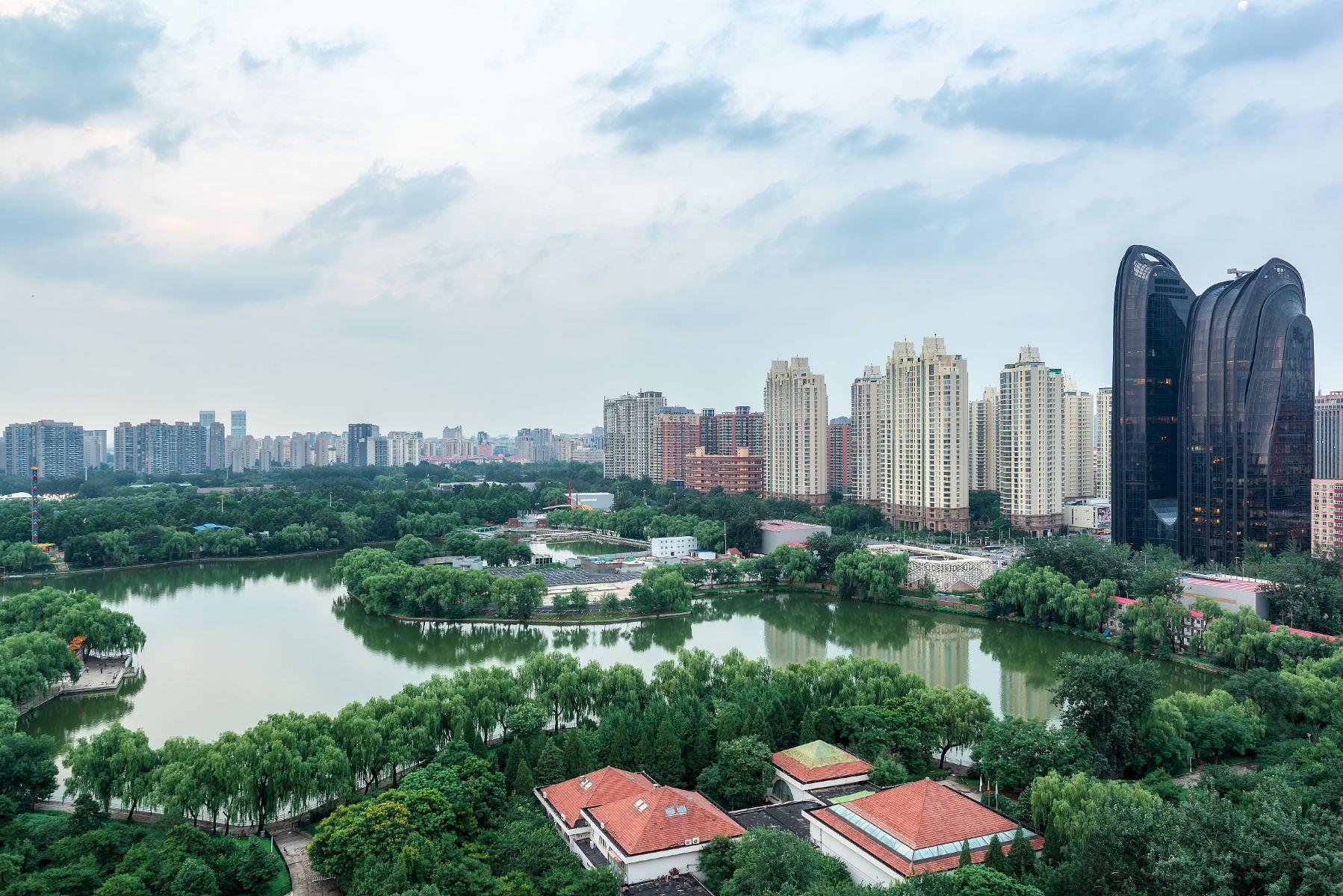 每次路过北京朝阳公园南门|朝阳公园|南门|后现代_新浪新闻