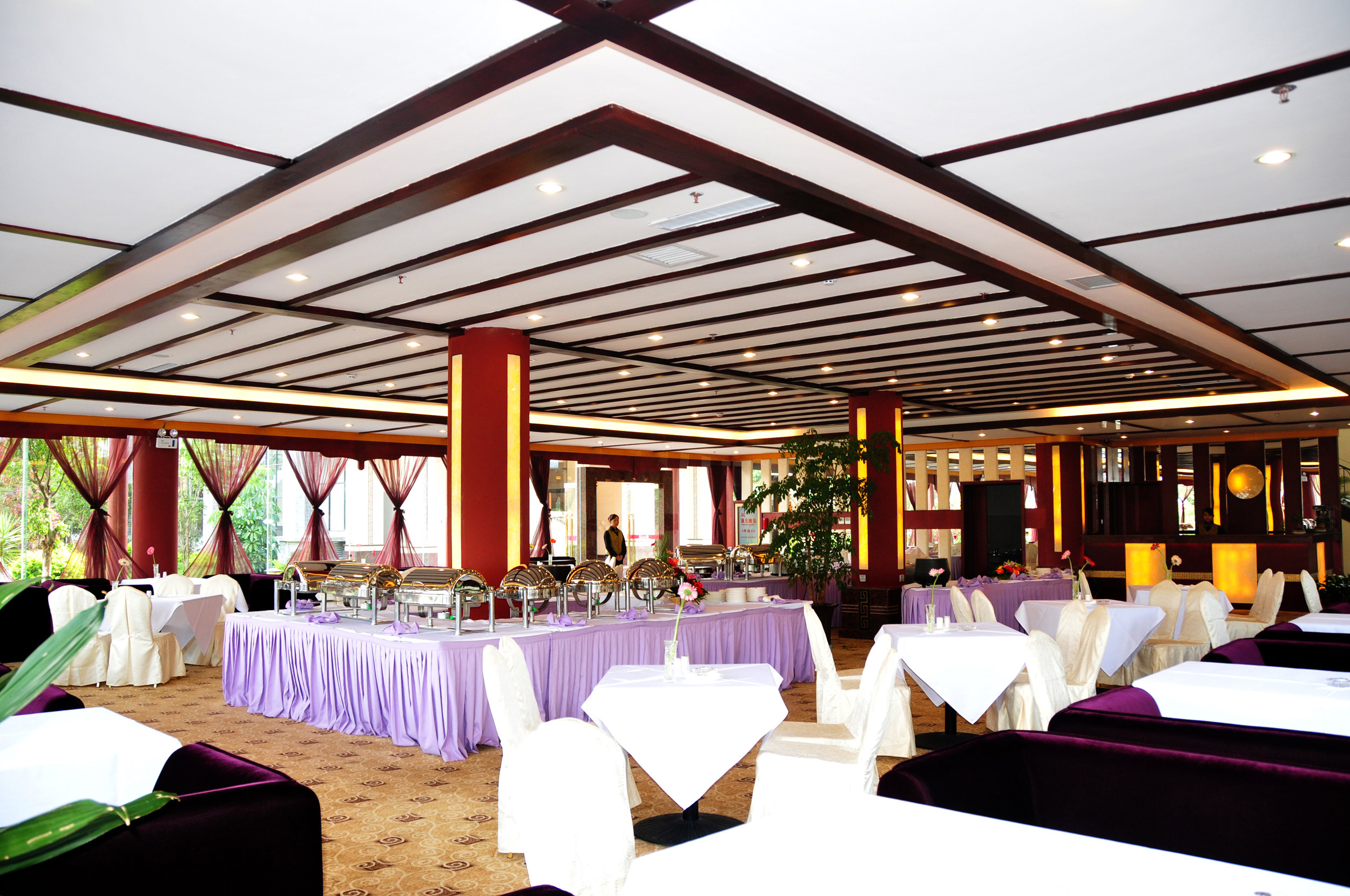 石屏天逸酒店餐厅 直线距离1.9km